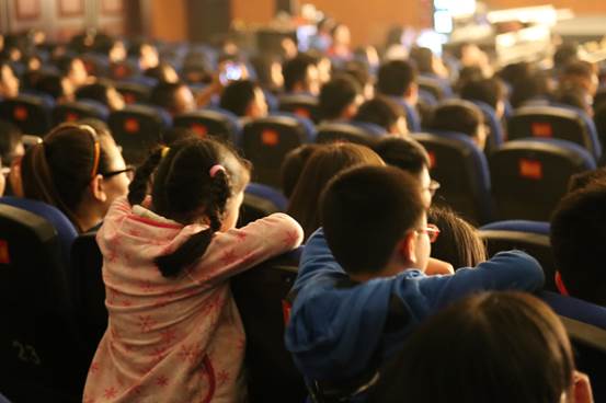 Macintosh HD:Users:apple:Desktop:大地之光:大地之光剧照:观众:IMG_5276.jpg