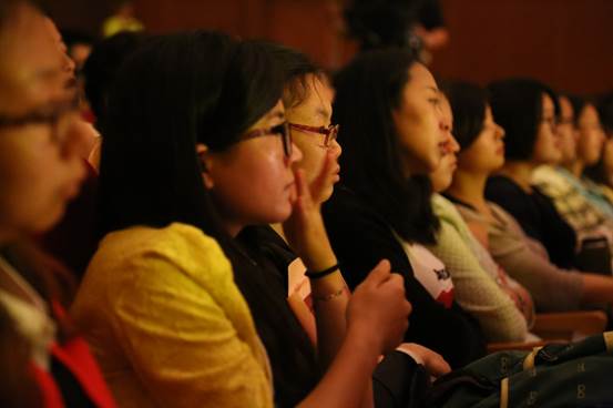 Macintosh HD:Users:apple:Desktop:大地之光:大地之光剧照:观众:IMG_6358.jpg