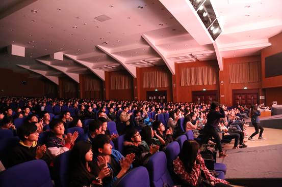 Macintosh HD:Users:apple:Desktop:大地之光:大地之光剧照:观众:IMG_5422.jpg