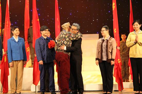 Macintosh HD:Users:apple:Desktop:大地之光:大地之光剧照:落幕:IMG_2451.jpg