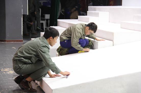 Macintosh HD:Users:apple:Desktop:大地之光:大地之光剧照:后台:IMG_0915.jpg